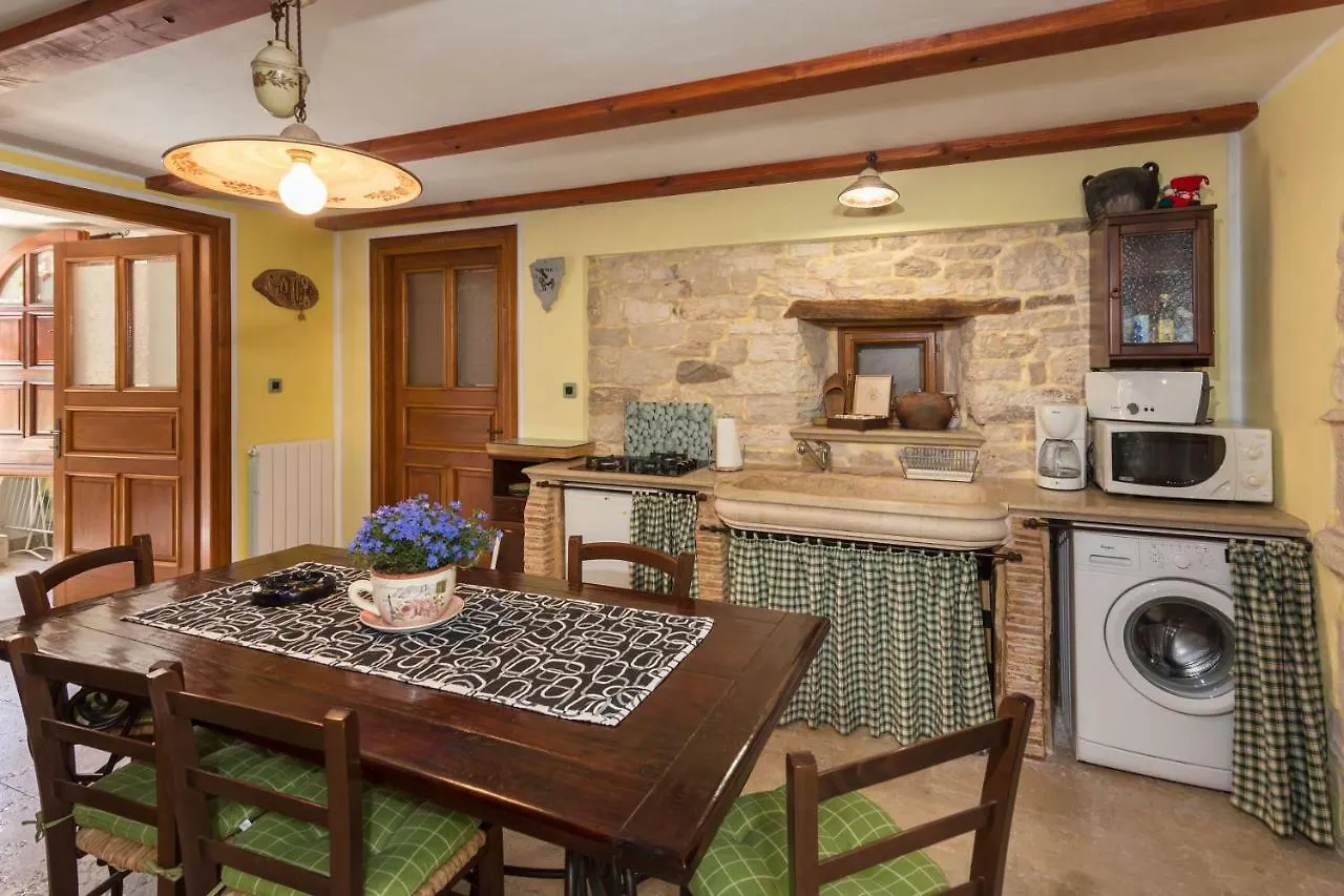 Apartment Enna Svetvinčenat 0*,  Hırvatistan